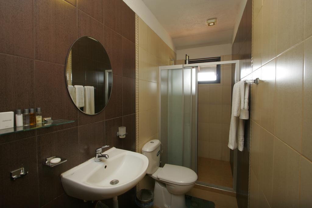 Guest House Bukor Shtepi Mandrica Eksteriør billede